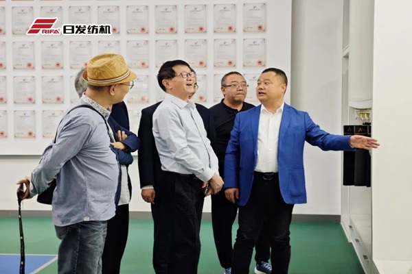 Warm Welcome to Xinjiang Textile & Apparel Association Delegation Visiting RIFA