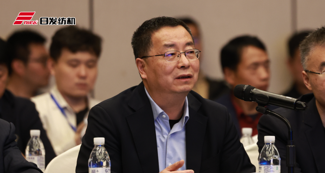 Gu_Ping,_President_of_the_China_Textile_Machinery_Association.png Gu_Ping,_President_of_the_China_Textile_Machinery_Association.png