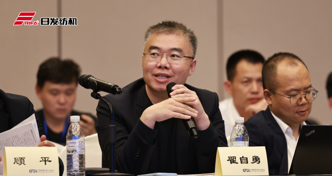 Zhai_Ziyong,_President_of_the_RIFA_Textile_Machinery_Research_Institute.png Zhai_Ziyong,_President_of_the_RIFA_Textile_Machinery_Research_Institute.png