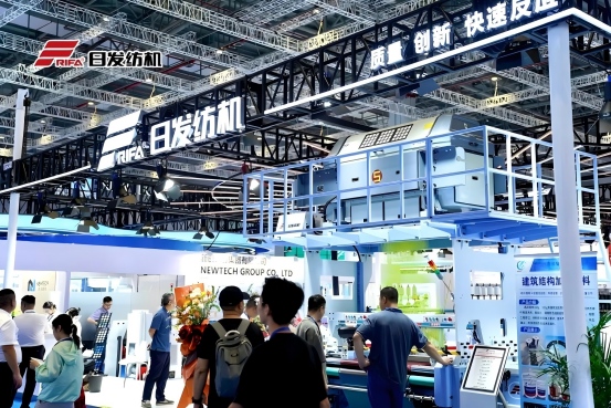 carbon fiber weaving machine