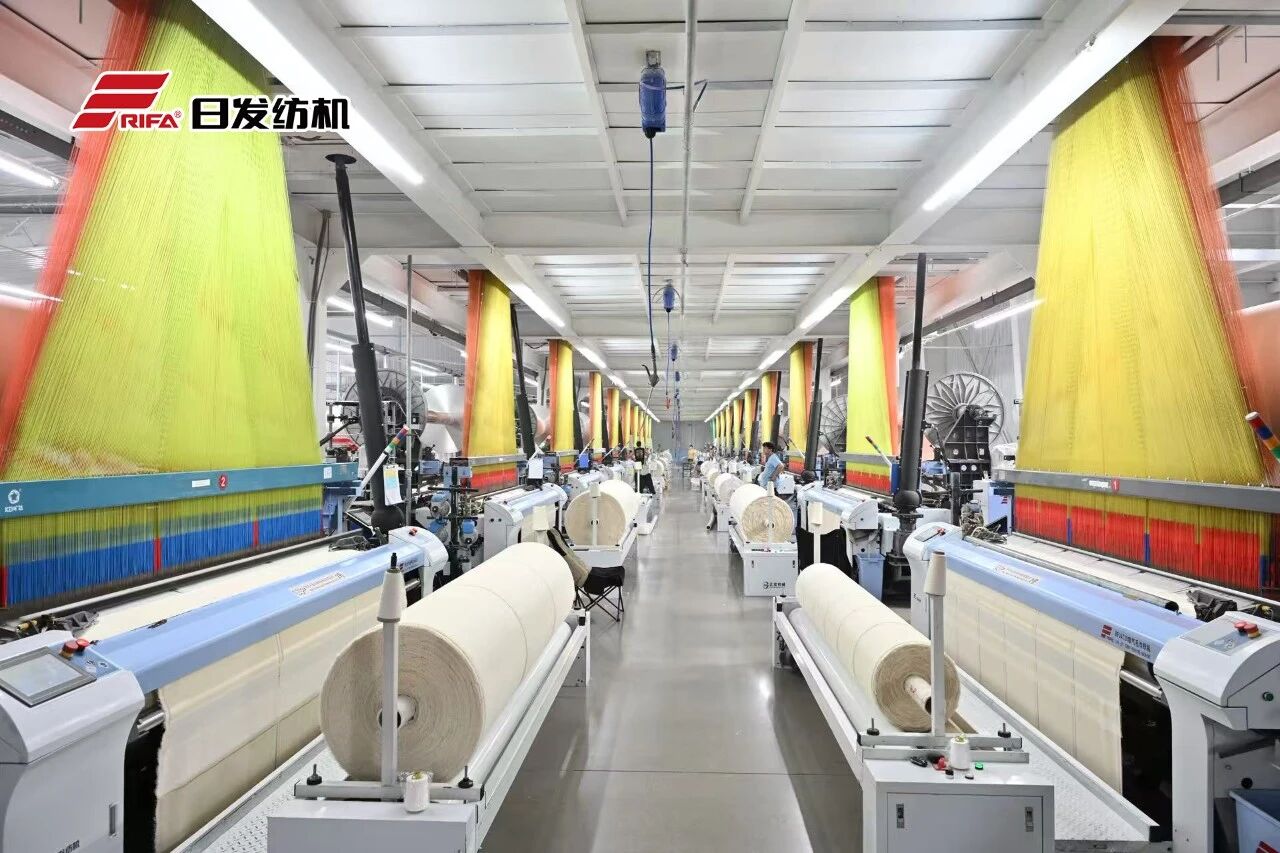 automatic weaving machine